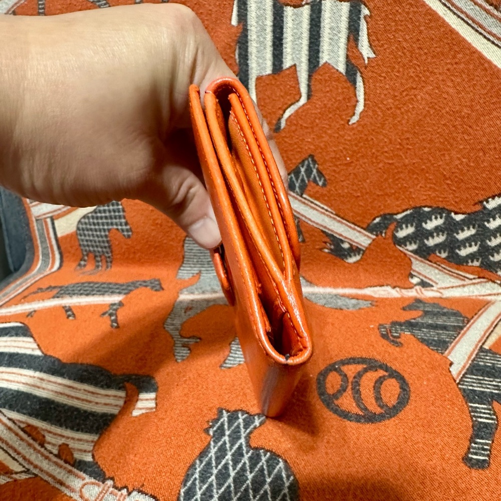 Gucci Orange Leather Wallet - Picture 3 of 11